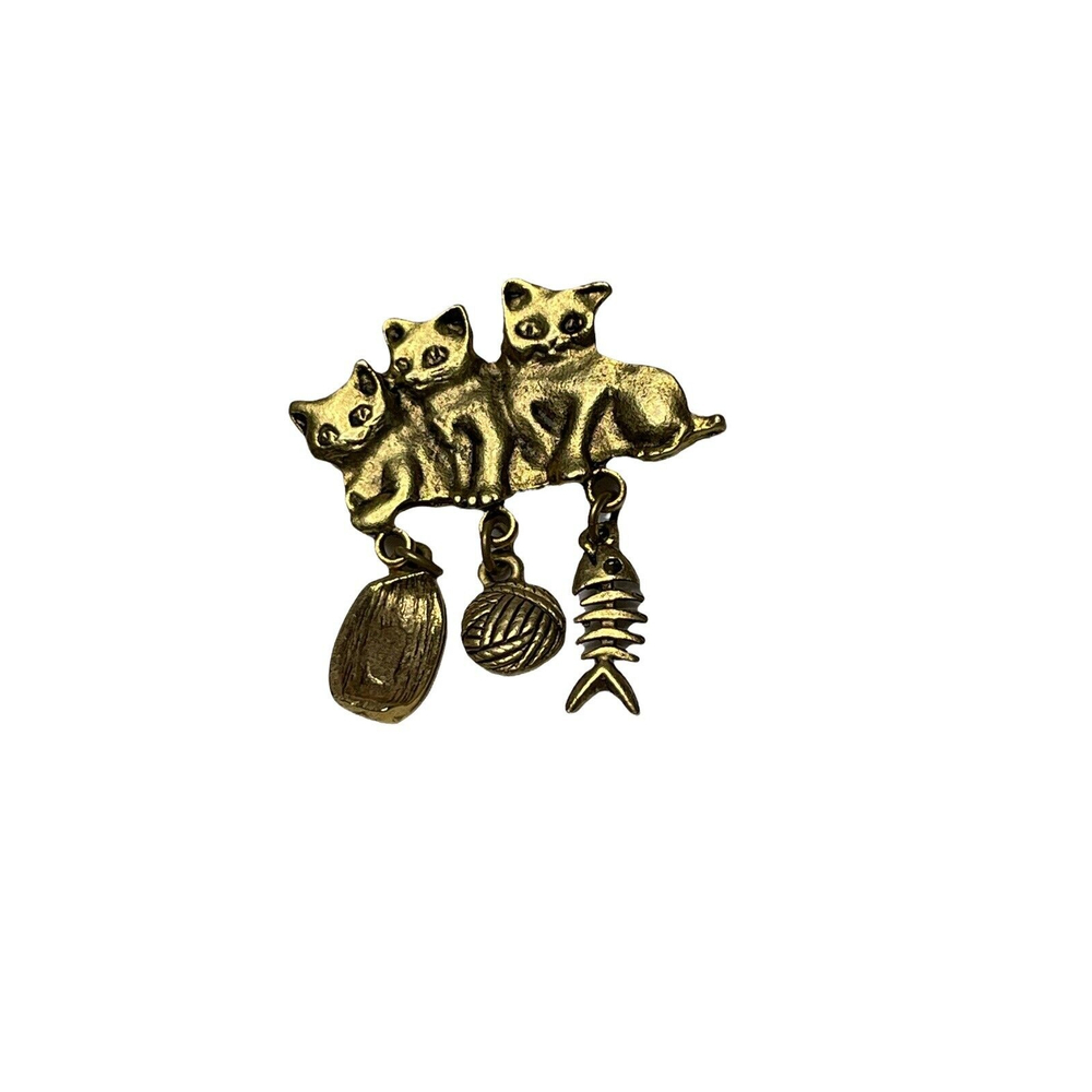 Vintage Avon Gold Tone Cat on Table w/ Dangling Fish in Bowl Brooch Pin